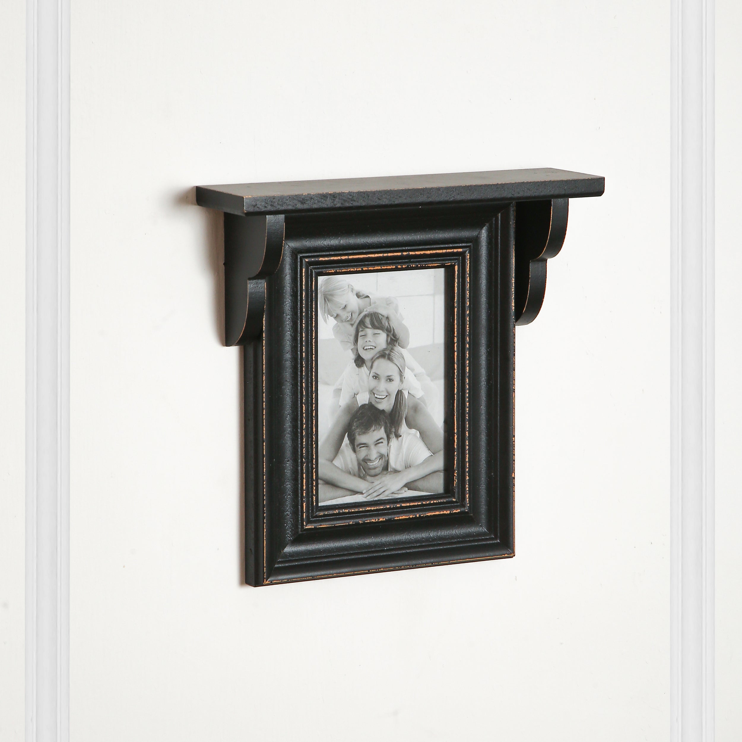 photoframe with wooden shelf black