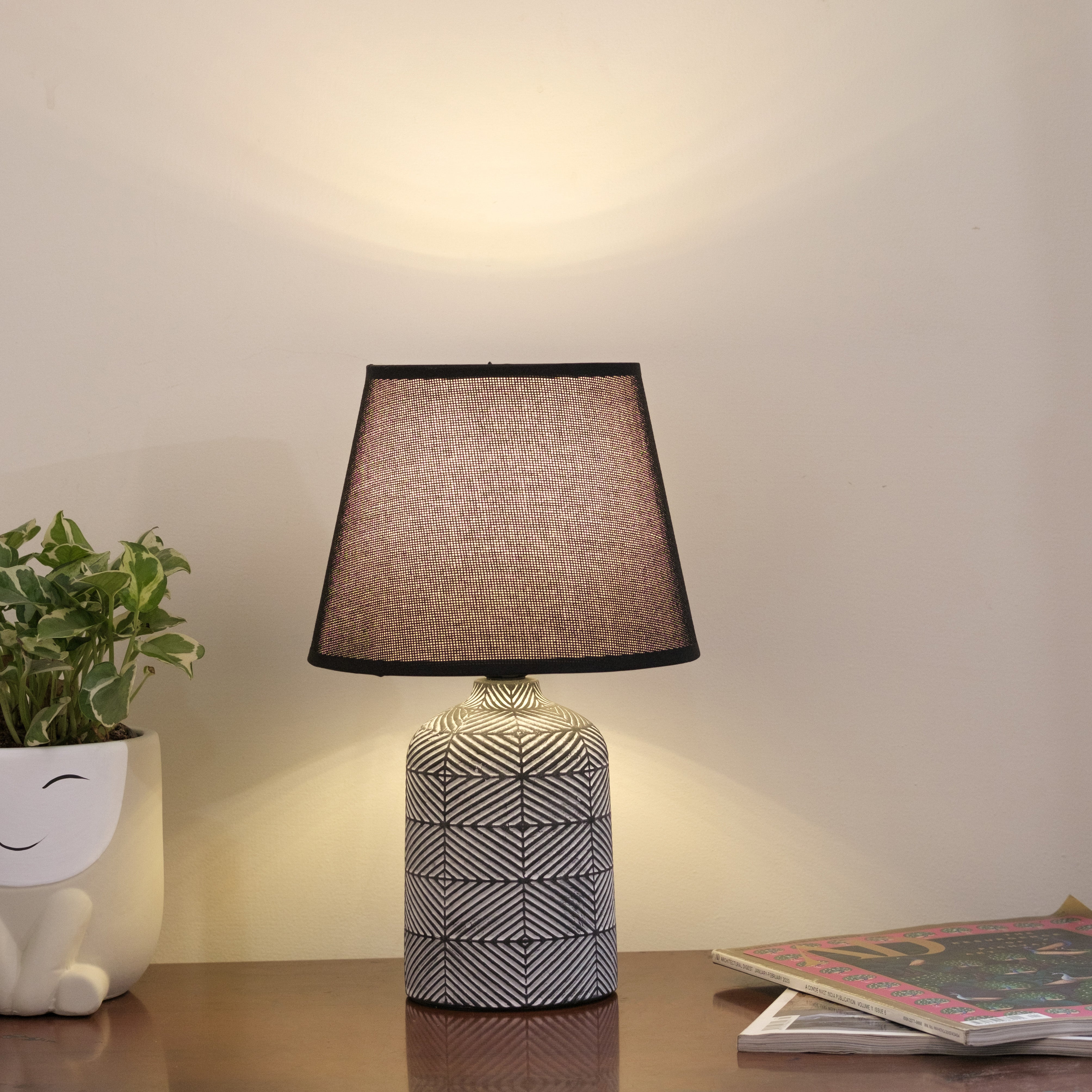 Decorative table lamp with cotton lamp shade