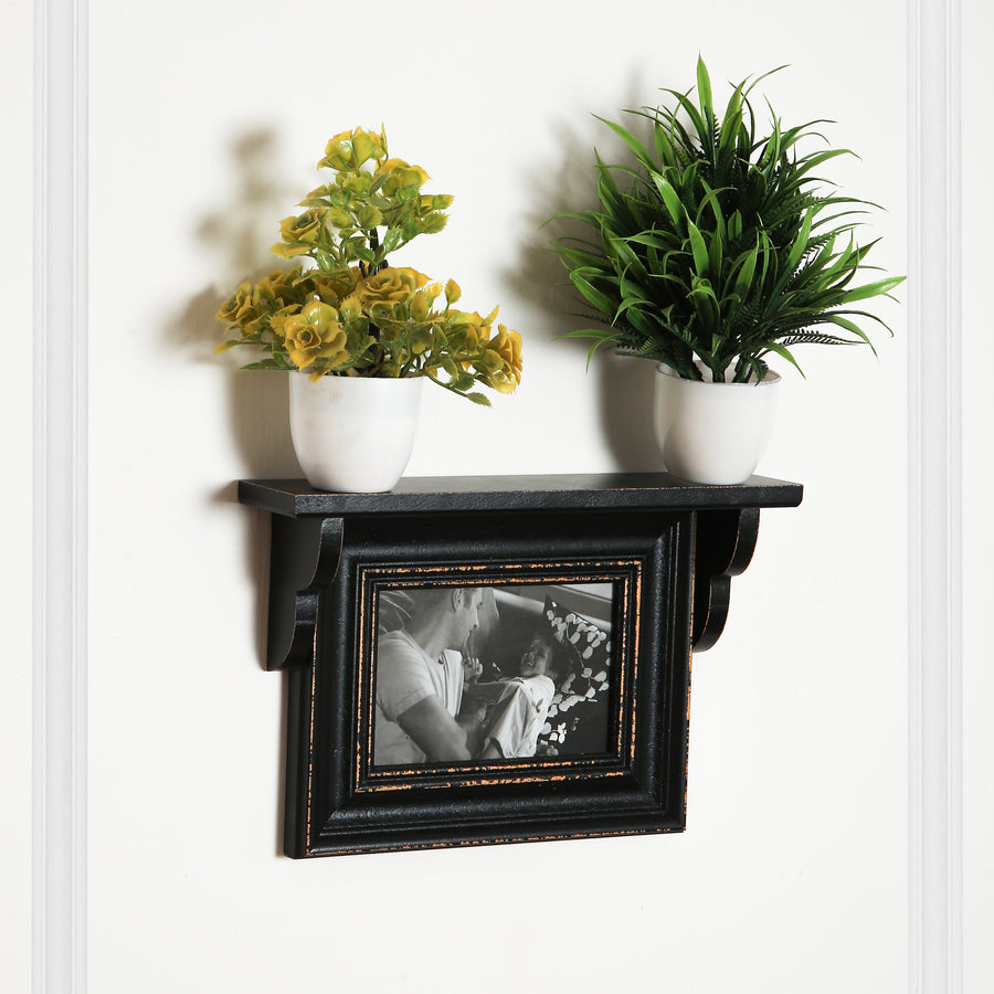 Horizontal photoframe with shelf