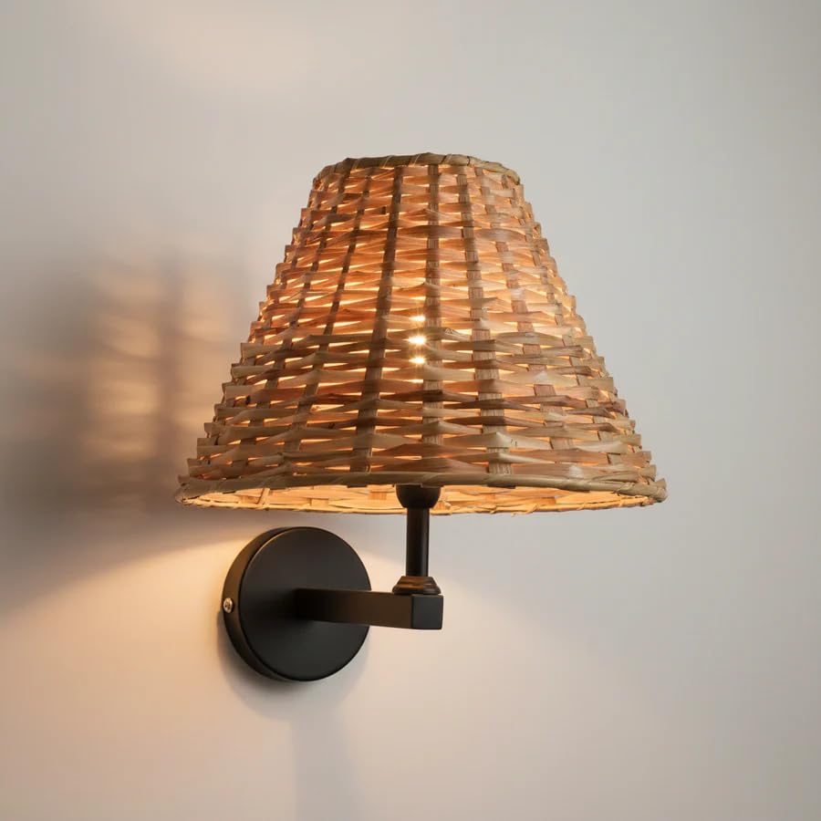 Handwoven Rattan Wall Light – Matte Black Metal Arm – E14 Holder – Warm Decorative Bedside Wall Lamp