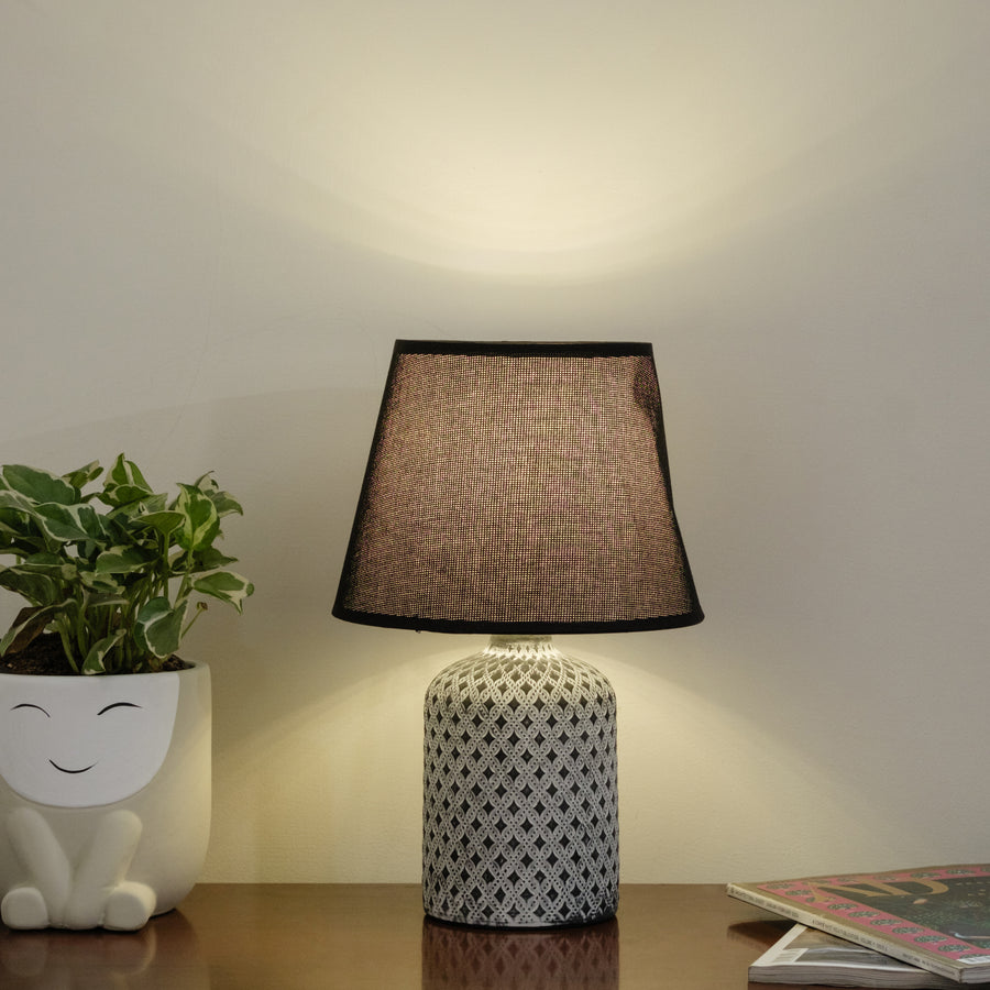 Decorative table lamp with cotton lamp shade