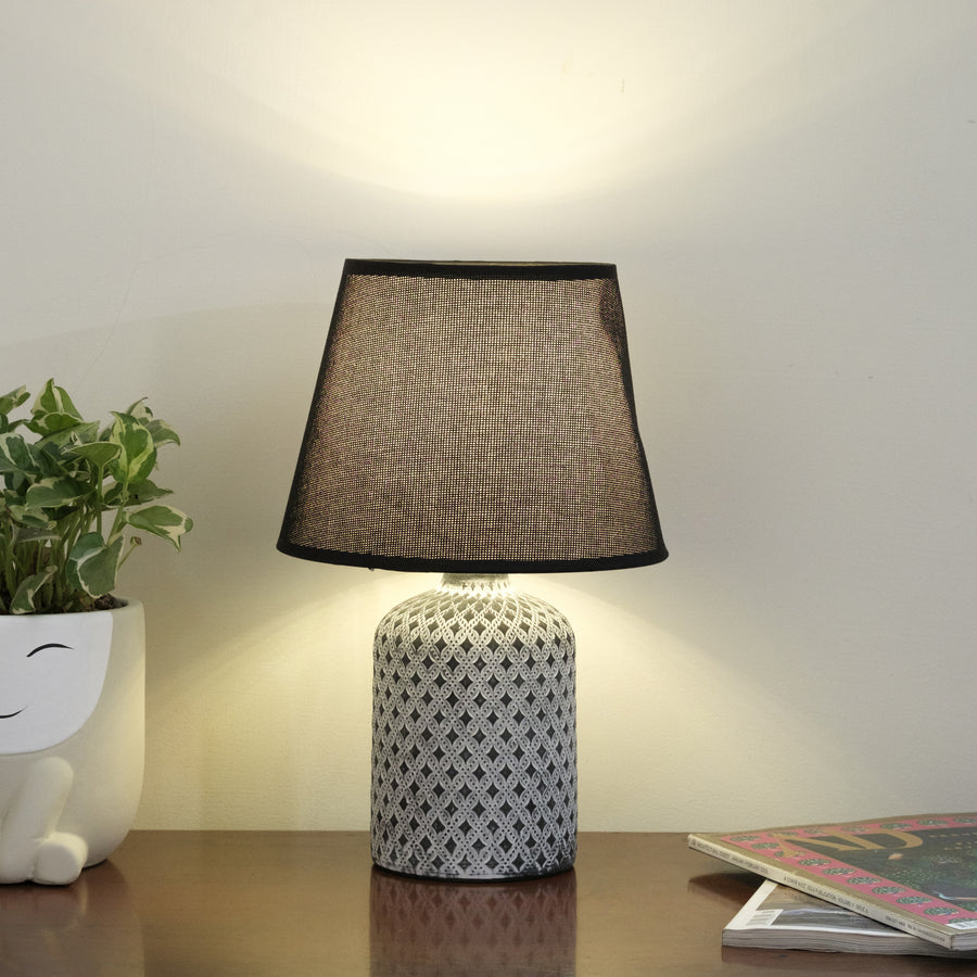 Decorative table lamp with cotton lamp shade
