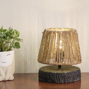 Modern style decorative table lamp