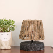 Modern style decorative table lamp