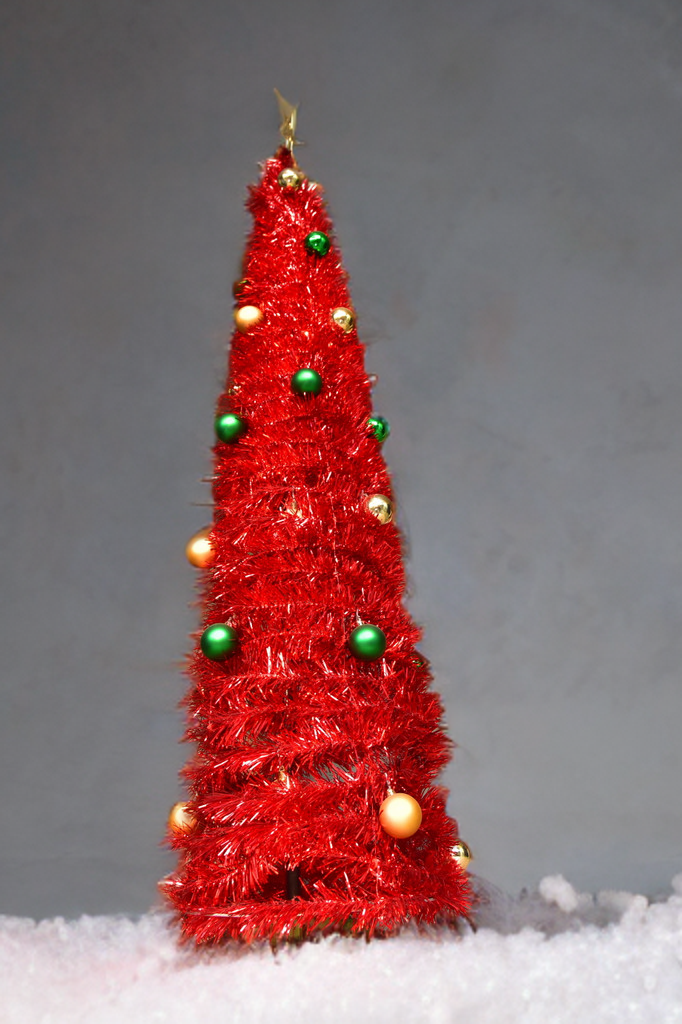Collapsable ready to install Christmas tree