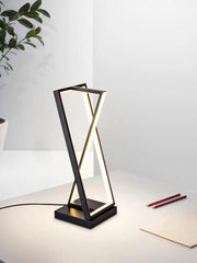 Geomatry style metal table lamp