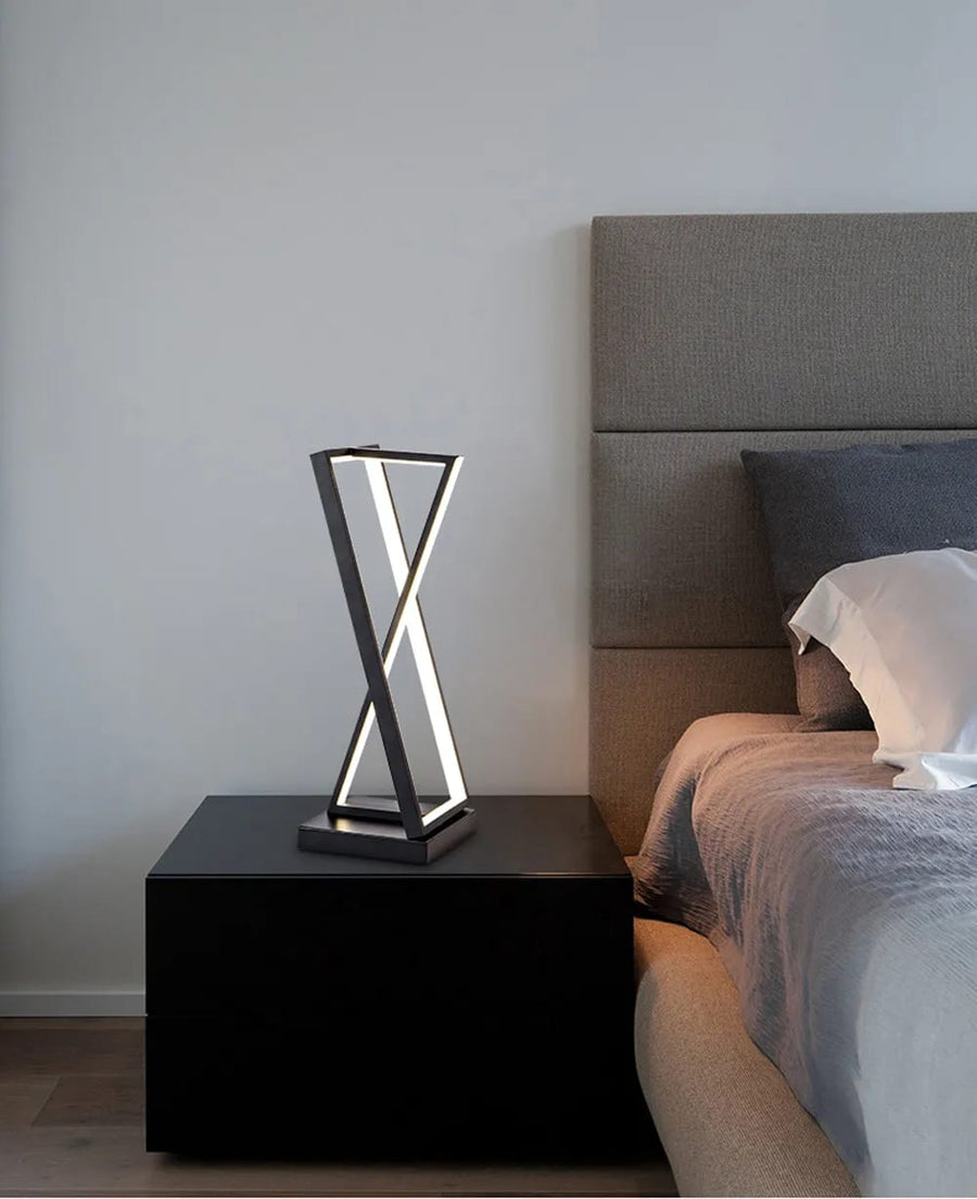 Geomatry style metal table lamp