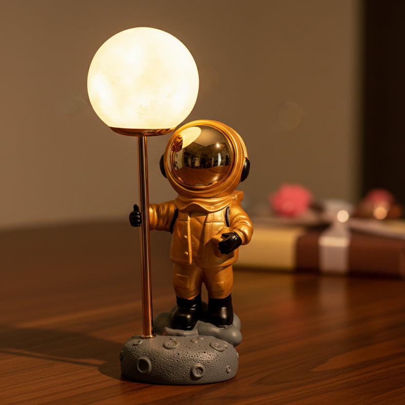 Astronaut Moon LED Table Lamp with Warm Light – USB Powered (31 cm)