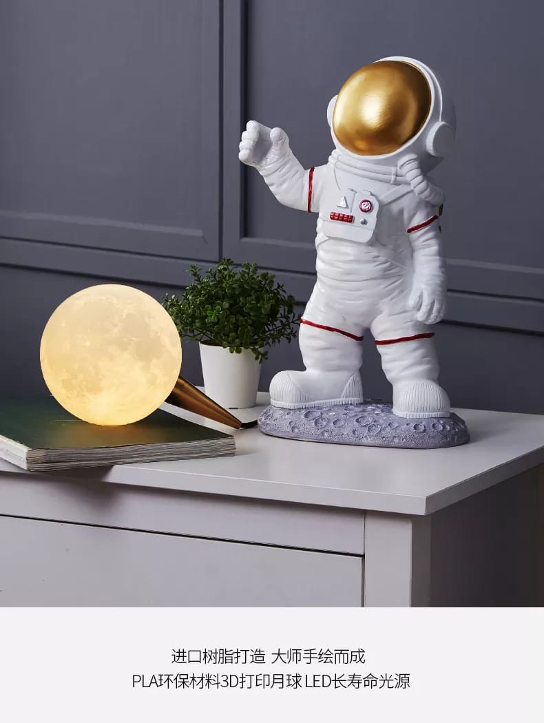 Astronaut Table Lamp - Standing Style